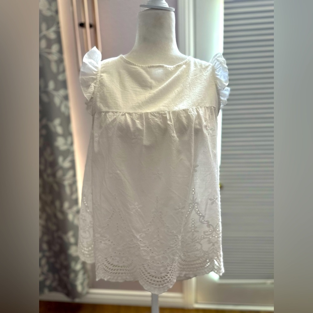 Ruffle sleeve button down in the back short sleeve, white top size small